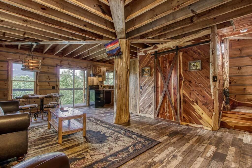 The Log Castle~Stunning Mountain Views~Hot Tub Villa Sevierville Eksteriør bilde