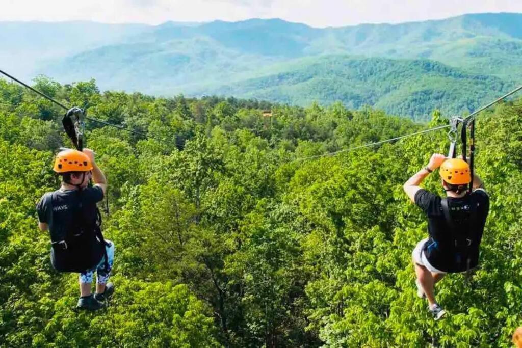 The Log Castle~Stunning Mountain Views~Hot Tub Villa Sevierville Eksteriør bilde