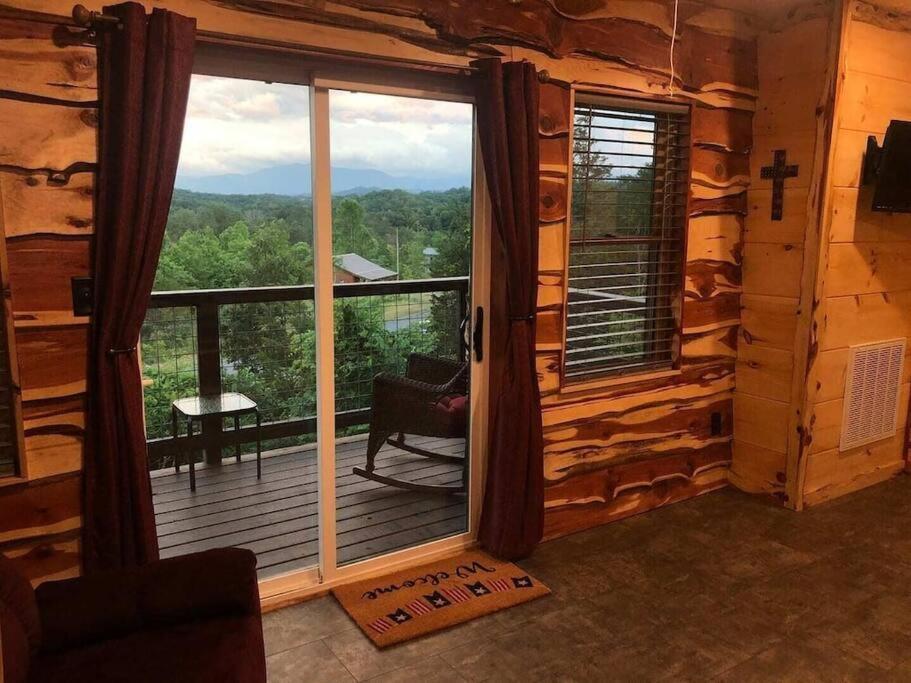 The Log Castle~Stunning Mountain Views~Hot Tub Villa Sevierville Eksteriør bilde